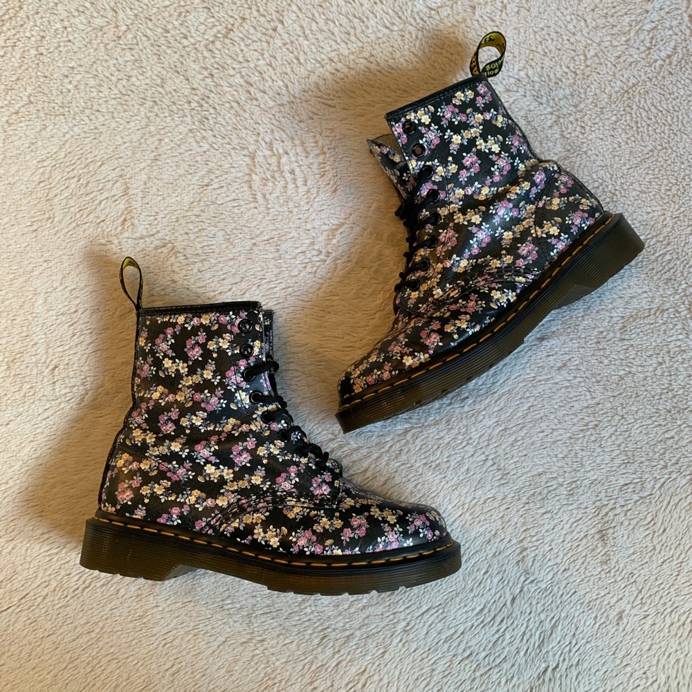 Women’s Floral Doc Martens Size 6